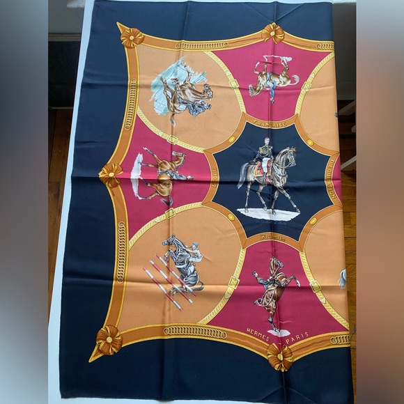 Hermès vintage silk Ecole Français d'Equitation de Saumur scarf - Picture 2 of 3